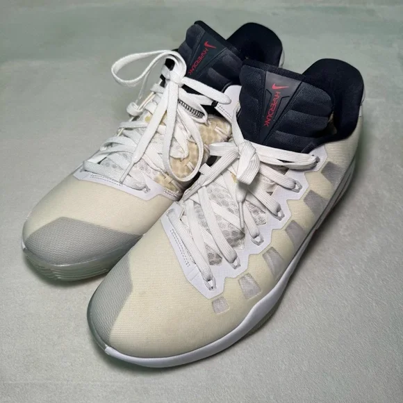 Nike Hyperdunk 2016 Low Basketball Shoes - Picture 2 of 7